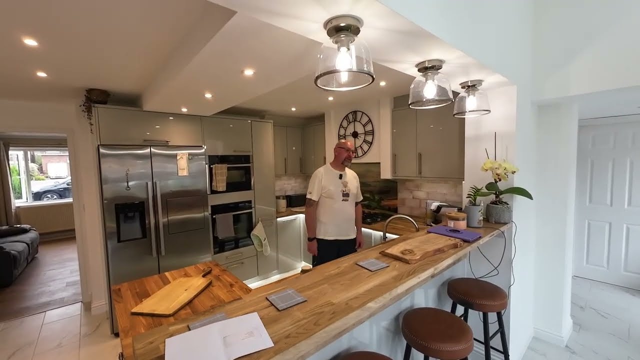 Customer testimonial video - CBS completed RSJ installations, internal reconfiguration and kitchen fit